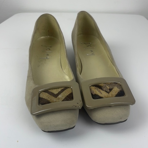 Fs/ny beige suede & patent leather w/calf hair accessory size 6. 3/4 inch heel - Picture 4 of 10